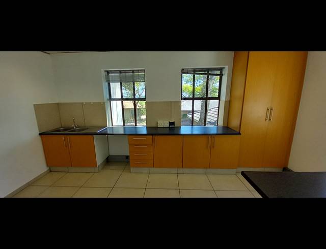 378M² OFFICE TO LET IN BRYANSTON